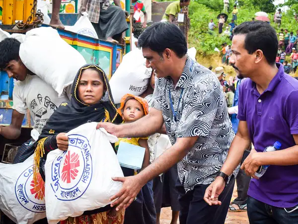 Asia - Bangladesh - Rohingya crisis appeal aid given out