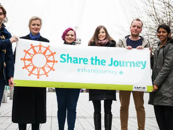 Europe - UK - Share the Journey London Eye with banner