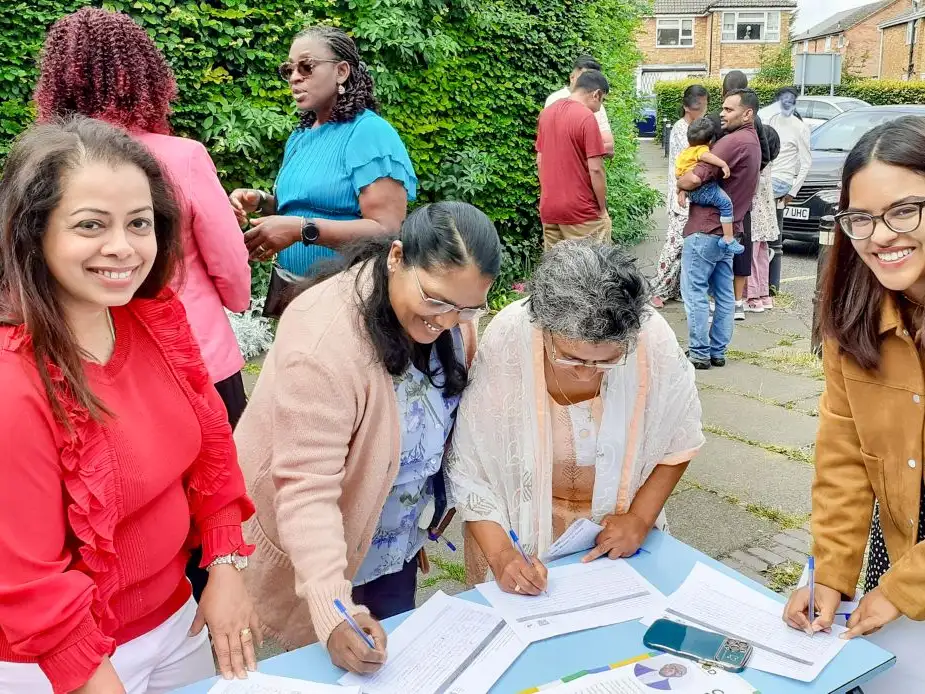 4. An incredible 35,000 people in parishes signed a Jubilee debt petition