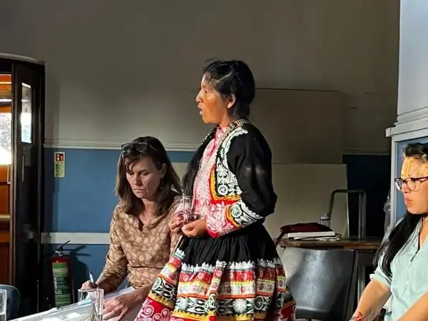 Latin America - Peru - Esmeralda speaking