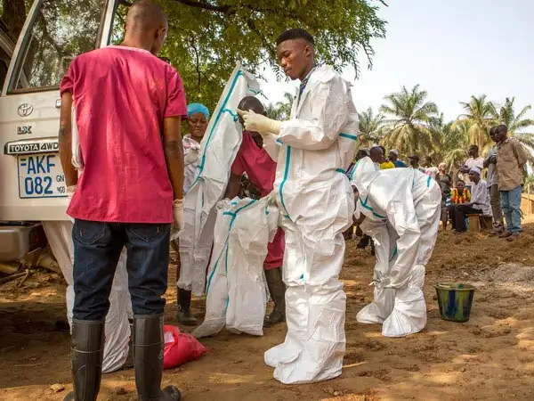 Africa - Sierra Leone - Burial teams in Sierra Leone